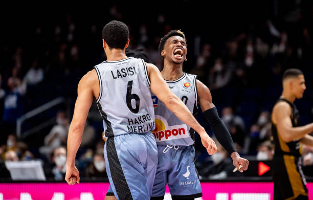 并为他们提 并为他们提