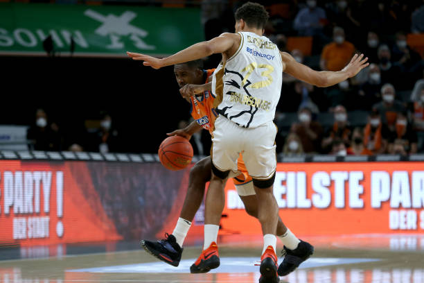 场下也是风 场下也是风